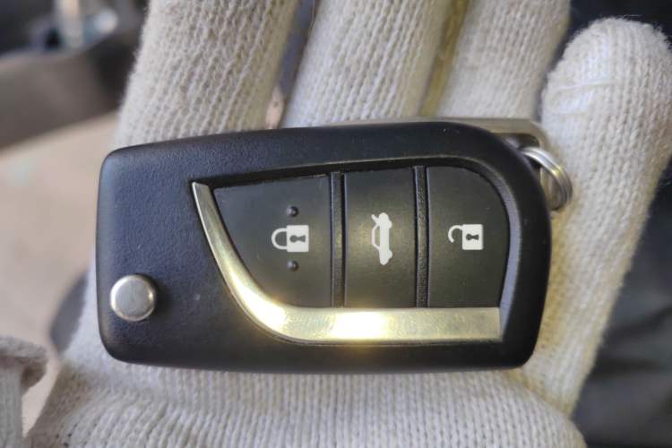 Used Toyota Corolla 2017 Revised Version 1.2T S-CVT GL Vehicle Key