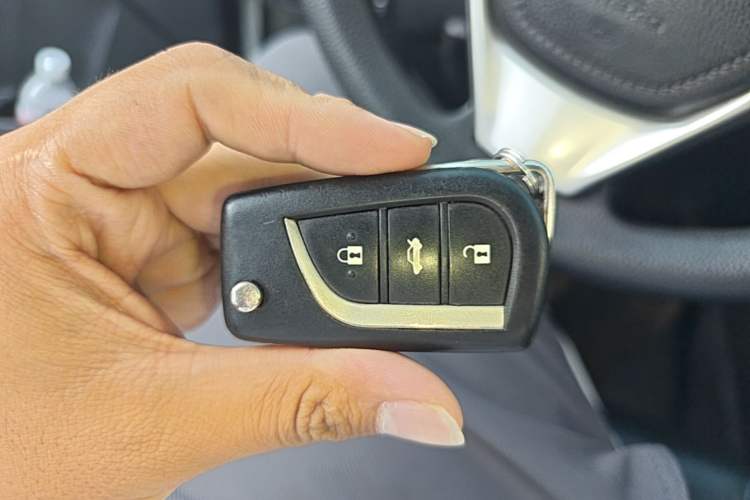 Used Toyota Corolla 2017 Revised Version 1.2T S-CVT GL Vehicle Key