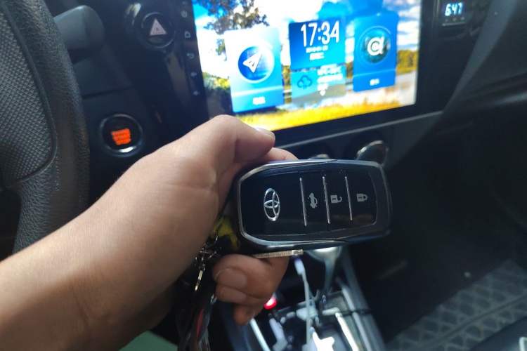 Used Toyota Corolla 2017 Revised Version 1.2T S-CVT GL Vehicle Key