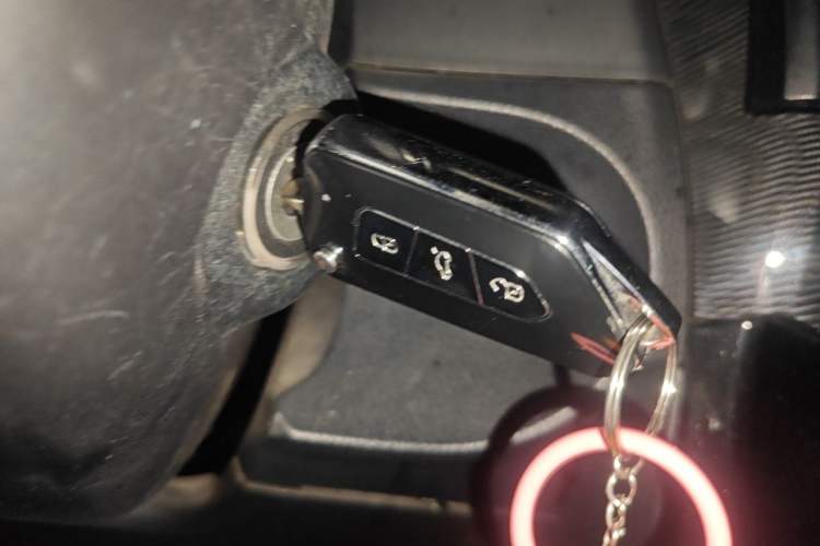 Used Toyota Corolla 2017 1.6L CVT GL Vehicle Key