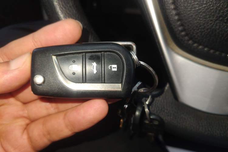 Used Toyota Corolla 2017 Revised Version 1.2T S-CVT GL Vehicle Key
