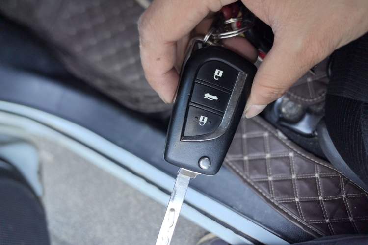 Used Toyota Corolla 2017 Revised Version 1.6L S-CVT GL Vehicle Key