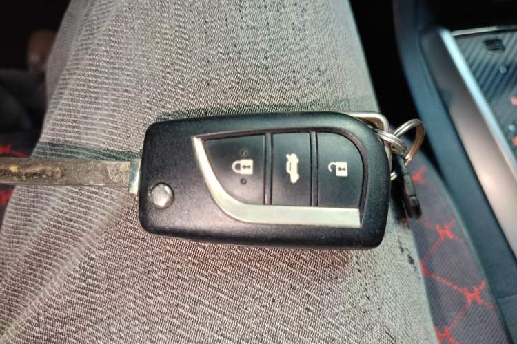Used Toyota Corolla 2017 Revised Version 1.6L S-CVT GL Vehicle Key
