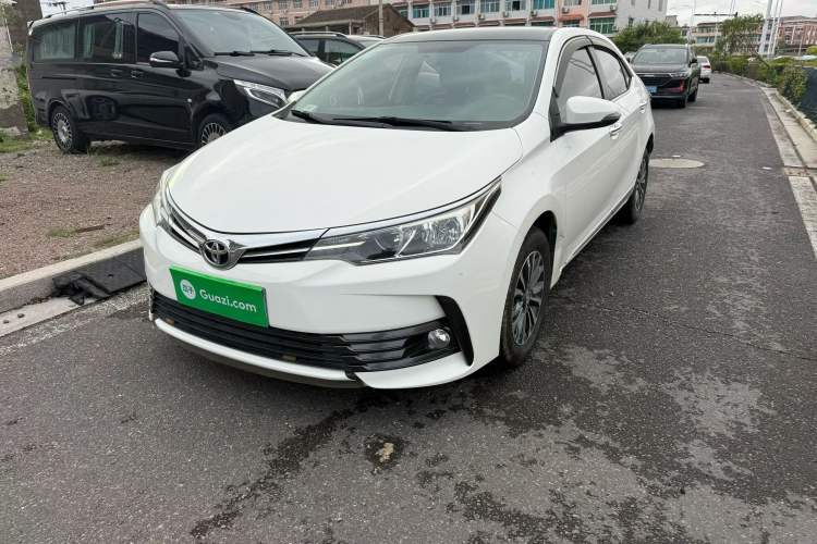 Toyota Corolla 2017 Revised Version 1.2T S-CVT GL с пробегом Guazi used car, China used car export, Used car for sale, Used cars, Cheapest cars for sale