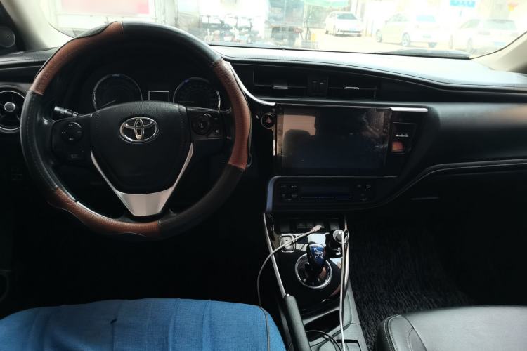 Used Toyota Corolla 2017 Revised Dual-Engine 1.8L E-CVT Elite Edition Center Console