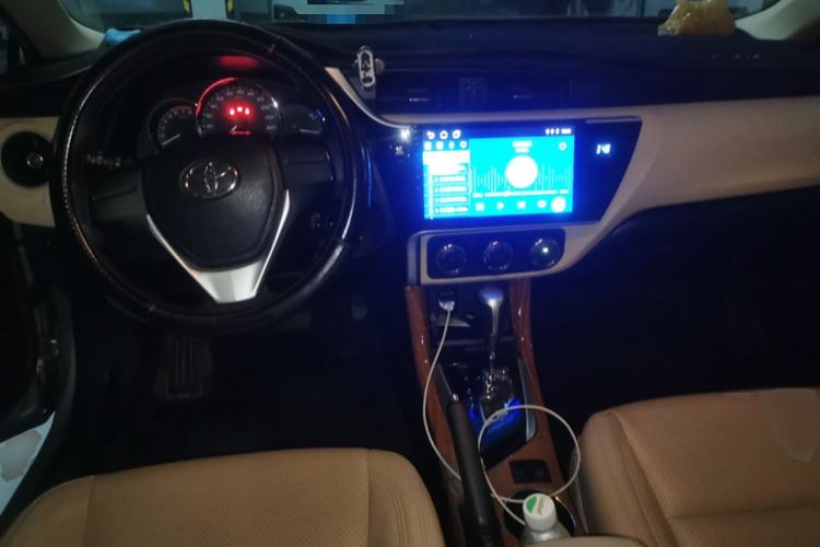 Used Toyota Corolla 2017 Revised Version 1.2T S-CVT GL Center Console