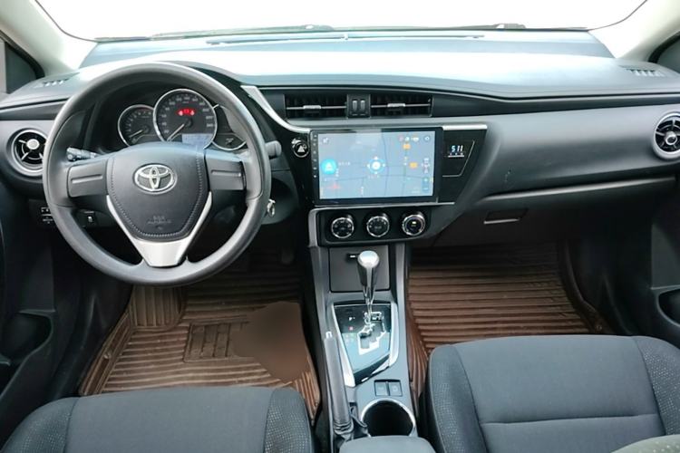 Used Toyota Corolla 2017 Revised Version 1.2T S-CVT GL Center Console