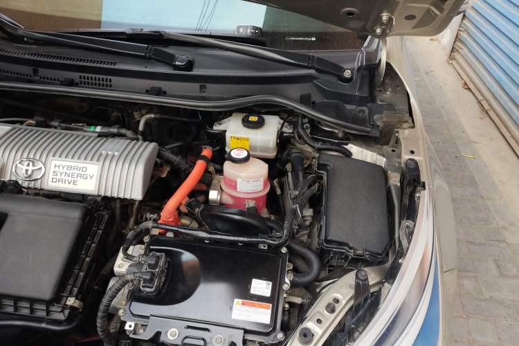Used Toyota Corolla 2017 Revised Dual-Engine 1.8L E-CVT Elite Edition Engine Bay Left