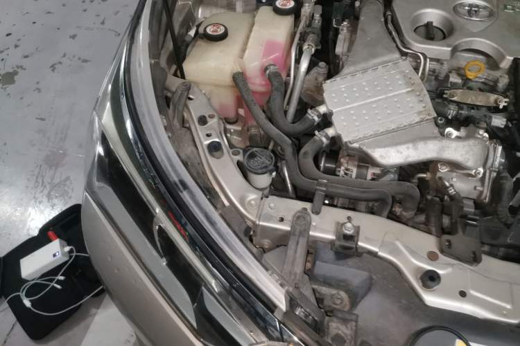 Used Toyota Corolla 2017 Revised Version 1.2T S-CVT GL Engine Bay Right
