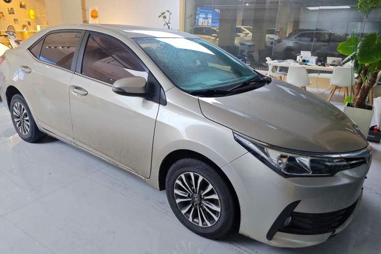 Used Toyota Corolla 2017 Revised Version 1.2T S-CVT GL-i Front Right 45 Deg