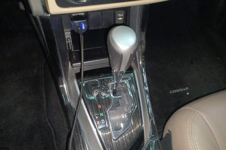 Used Toyota Corolla 2017 Revised Version 1.2T S-CVT GL-i Gear Lever