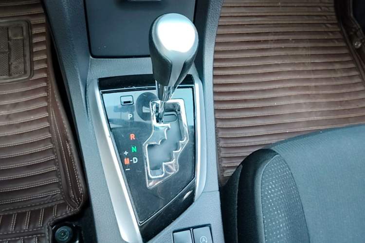 Used Toyota Corolla 2017 Revised Version 1.2T S-CVT GL Gear Lever