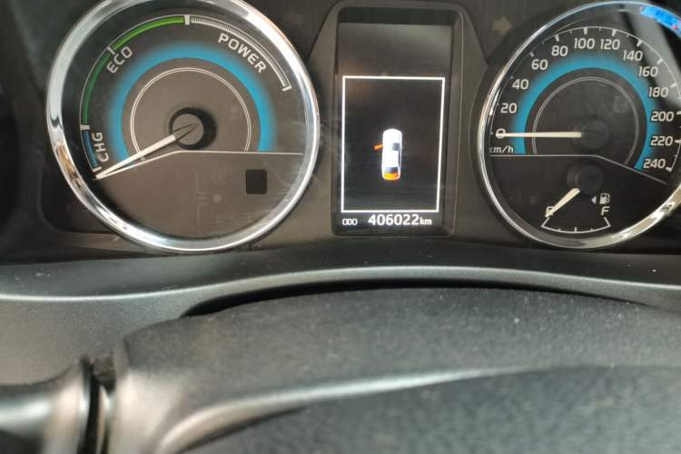 Used Toyota Corolla 2017 Revised Dual-Engine 1.8L E-CVT Elite Edition Odometer Close Up