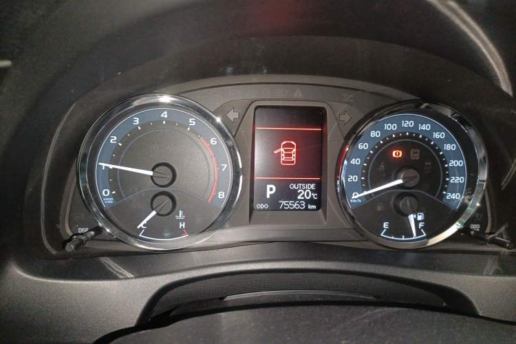 Used Toyota Corolla 2017 Revised Version 1.2T S-CVT GL-i Odometer Close Up