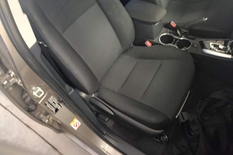 Used Toyota Corolla 2017 Revised Version 1.6L S-CVT GL Right Front Seat