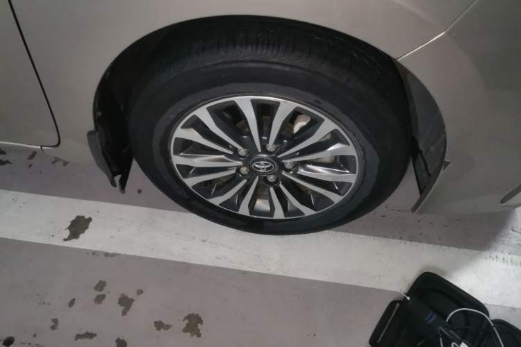 Used Toyota Corolla 2017 Revised Version 1.2T S-CVT GL Right Front Wheel Hub