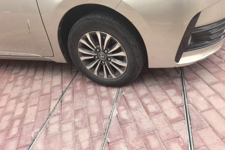 Used Toyota Corolla 2017 Revised Version 1.2T S-CVT GL-i Right Front Wheel Hub