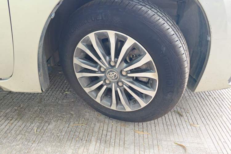 Used Toyota Corolla 2017 Revised Version 1.2T S-CVT GL Right Front Wheel Hub
