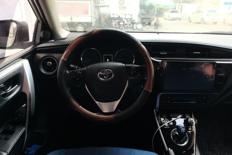 Used Toyota Corolla 2017 Revised Dual-Engine 1.8L E-CVT Elite Edition Steering Wheel