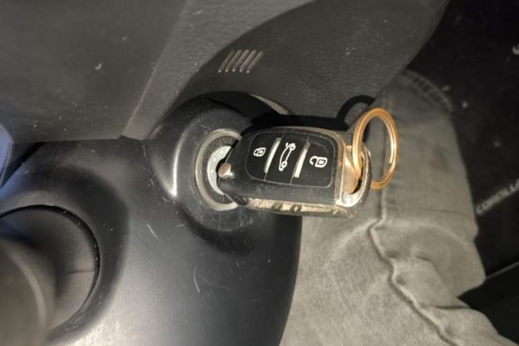 Used Toyota Corolla 2017 Revised Version 1.6L S-CVT GL Vehicle Key