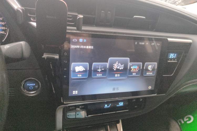 Used Toyota Corolla 2018 Dual-Engine 1.8L E-CVT Smart Edition Audio And AC Panel