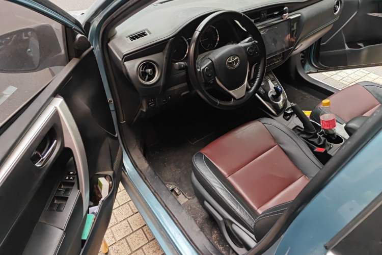 Used Toyota Corolla 2018 Dual-Engine 1.8L E-CVT Smart Edition Driver Seat