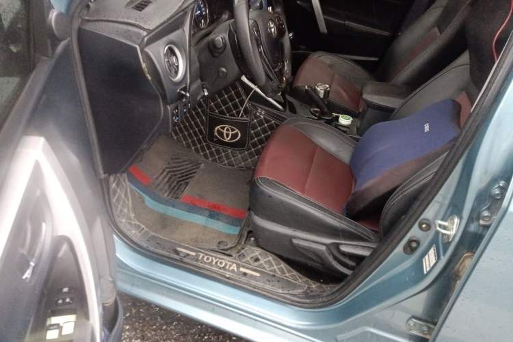 Used Toyota Corolla 2018 Dual-Engine 1.8L E-CVT Smart Edition Driver Seat