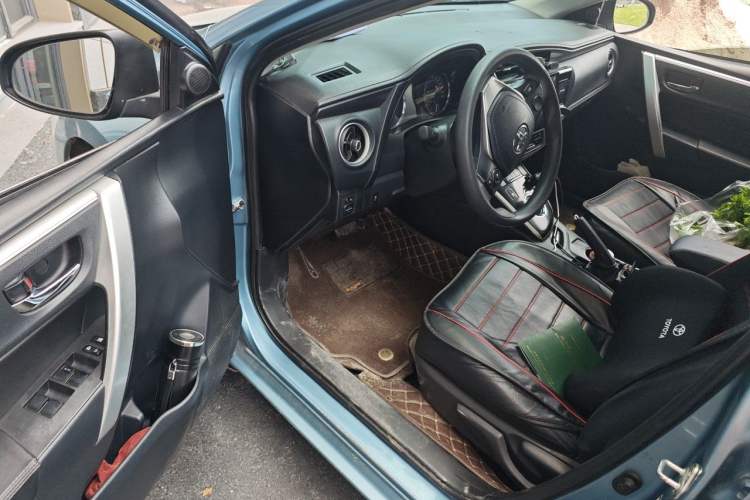 Used Toyota Corolla 2018 Dual-Engine 1.8L E-CVT Smart Edition Driver Seat
