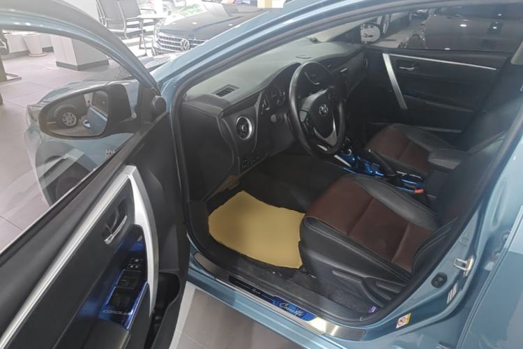 Used Toyota Corolla 2018 Dual-Engine 1.8L E-CVT Smart Edition Driver Seat
