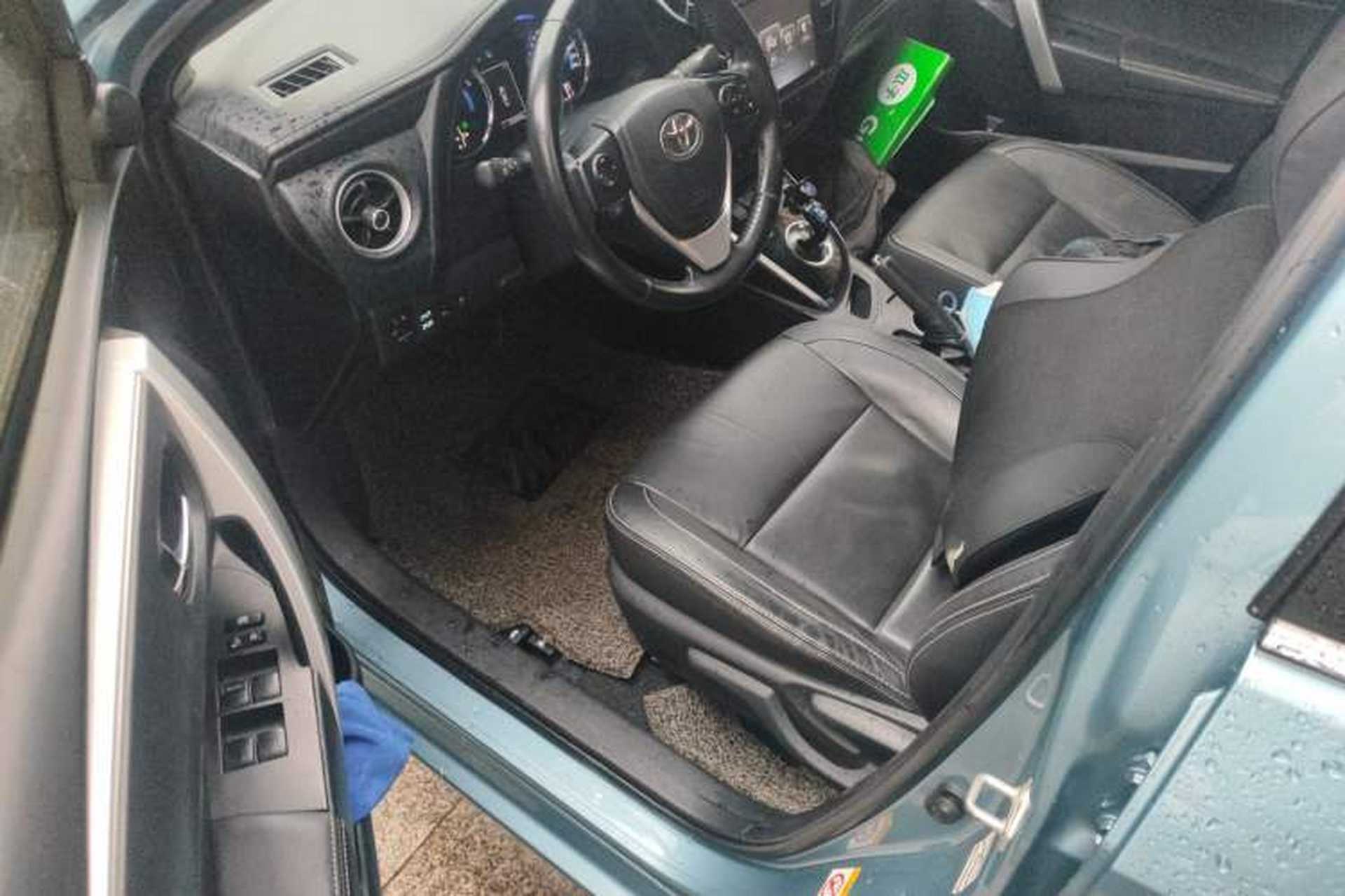 Used Toyota Corolla 2018 Dual-Engine 1.8L E-CVT Smart Edition Driver Seat