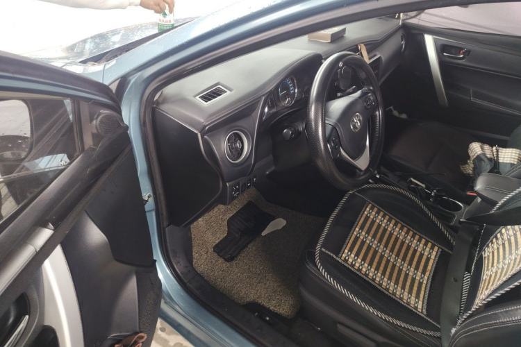 Used Toyota Corolla 2018 Dual-Engine 1.8L E-CVT Smart Edition Driver Seat