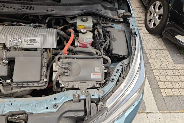 Used Toyota Corolla 2018 Dual-Engine 1.8L E-CVT Smart Edition Engine Bay Left