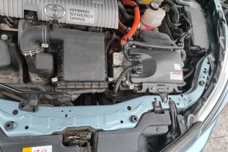 Used Toyota Corolla 2018 Dual-Engine 1.8L E-CVT Smart Edition Engine Bay Left