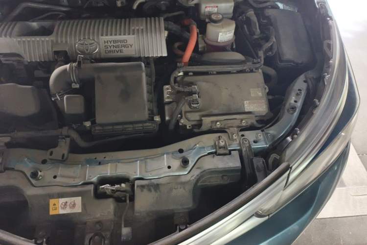 Used Toyota Corolla 2018 Dual-Engine 1.8L E-CVT Smart Edition Engine Bay Left