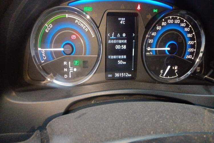Used Toyota Corolla 2018 Dual-Engine 1.8L E-CVT Smart Edition Odometer Close Up