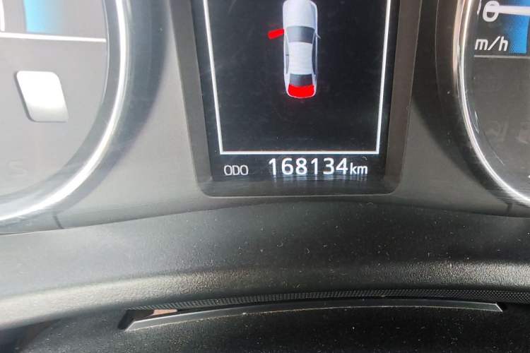 Used Toyota Corolla 2018 Dual-Engine 1.8L E-CVT Smart Edition Odometer Close Up