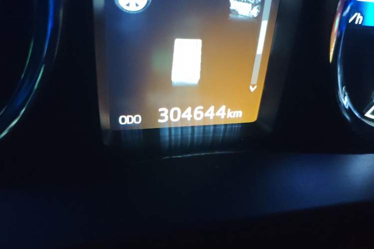 Used Toyota Corolla 2018 Dual-Engine 1.8L E-CVT Smart Edition Odometer Close Up