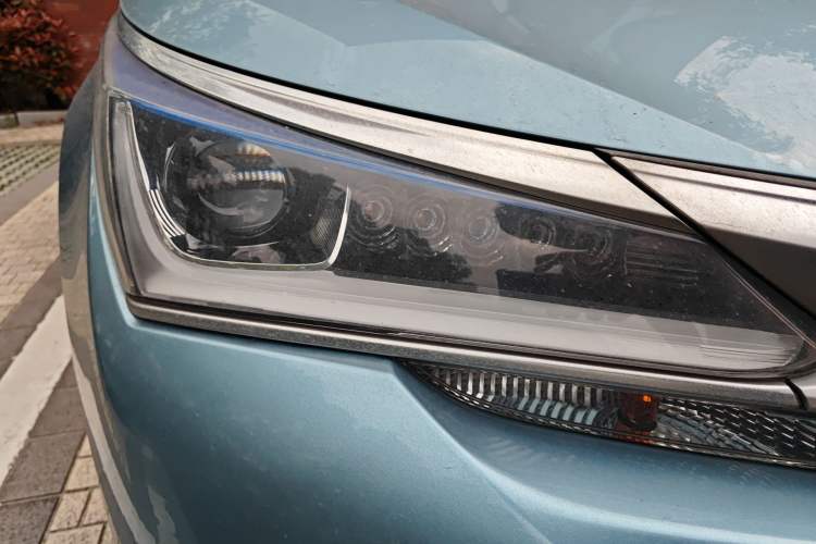 Used Toyota Corolla 2018 Dual-Engine 1.8L E-CVT Smart Edition Right Front Headlight