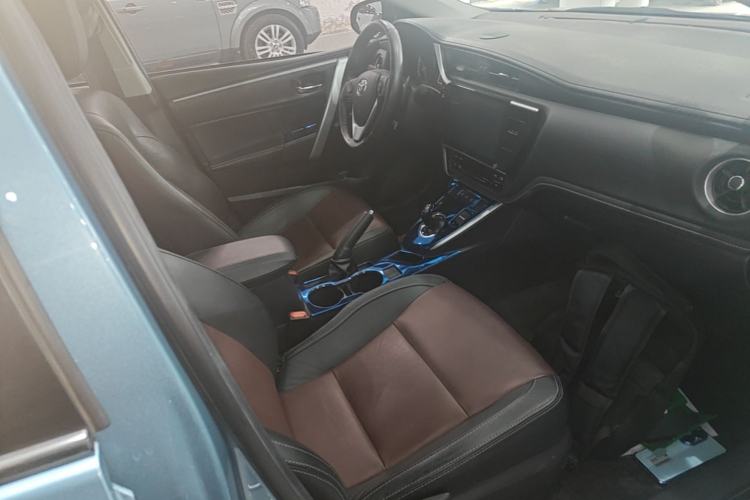 Used Toyota Corolla 2018 Dual-Engine 1.8L E-CVT Smart Edition Right Front Seat