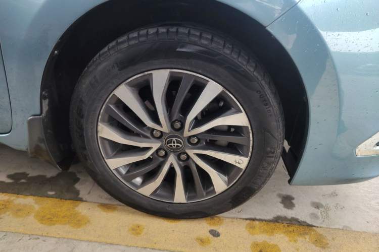 Used Toyota Corolla 2018 Dual-Engine 1.8L E-CVT Smart Edition Right Front Wheel Hub