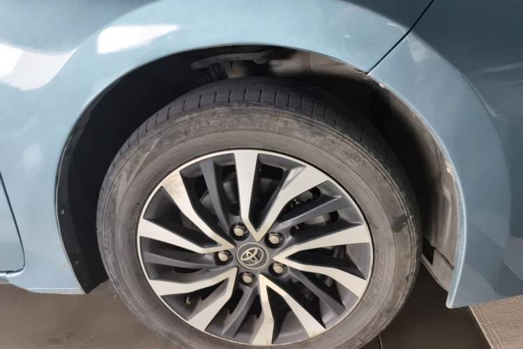 Used Toyota Corolla 2018 Dual-Engine 1.8L E-CVT Smart Edition Right Front Wheel Hub