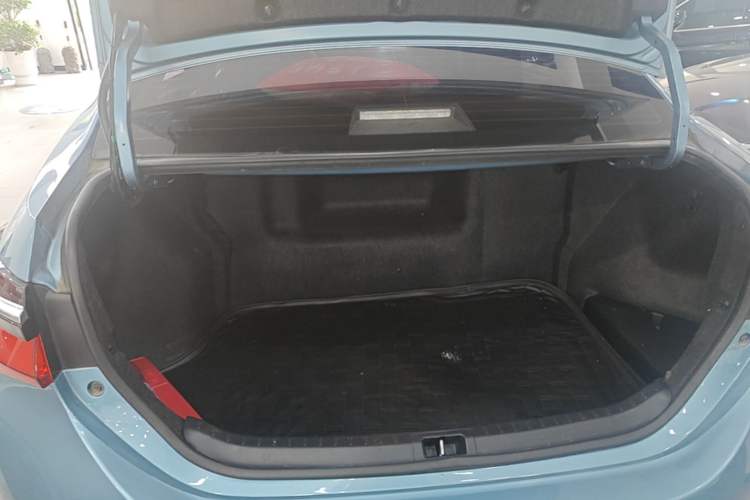 Used Toyota Corolla 2018 Dual-Engine 1.8L E-CVT Smart Edition Trunk
