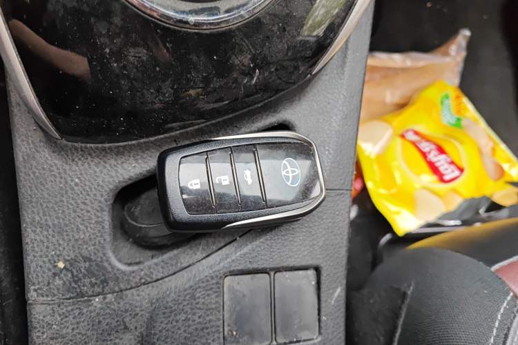 Used Toyota Corolla 2018 Dual-Engine 1.8L E-CVT Smart Edition Vehicle Key