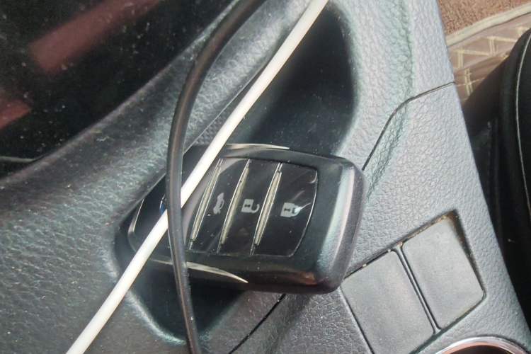Used Toyota Corolla 2018 Dual-Engine 1.8L E-CVT Smart Edition Vehicle Key