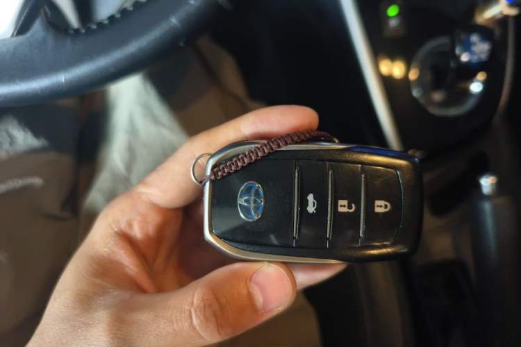 Used Toyota Corolla 2018 Dual-Engine 1.8L E-CVT Smart Edition Vehicle Key