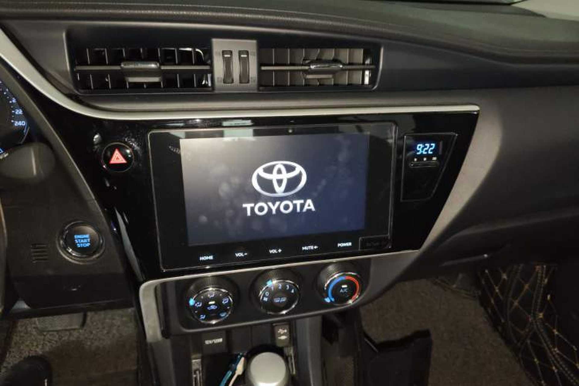 Used Toyota Corolla 2018 1.2T S-CVT GL-i Zhihui Edition Audio And AC Panel