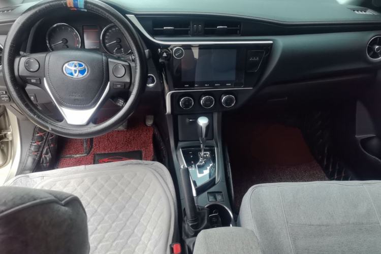 Used Toyota Corolla 2018 1.2T S-CVT GL-i Zhihui Edition Center Console