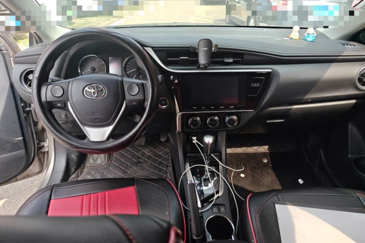 Used Toyota Corolla 2018 1.2T S-CVT GL-i Zhihui Edition Center Console