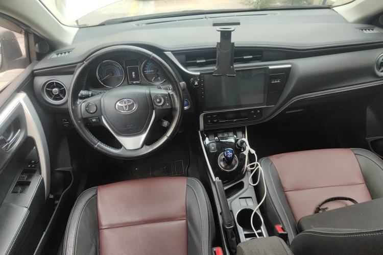 Used Toyota Corolla 2018 Dual-Engine 1.8L E-CVT Smart Edition Center Console