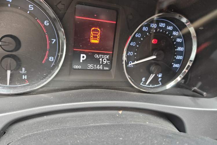 Used Toyota Corolla 2018 1.2T S-CVT GL-i Zhihui Edition Odometer Close Up